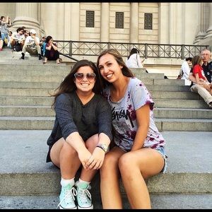 Meet your Posher, Emily